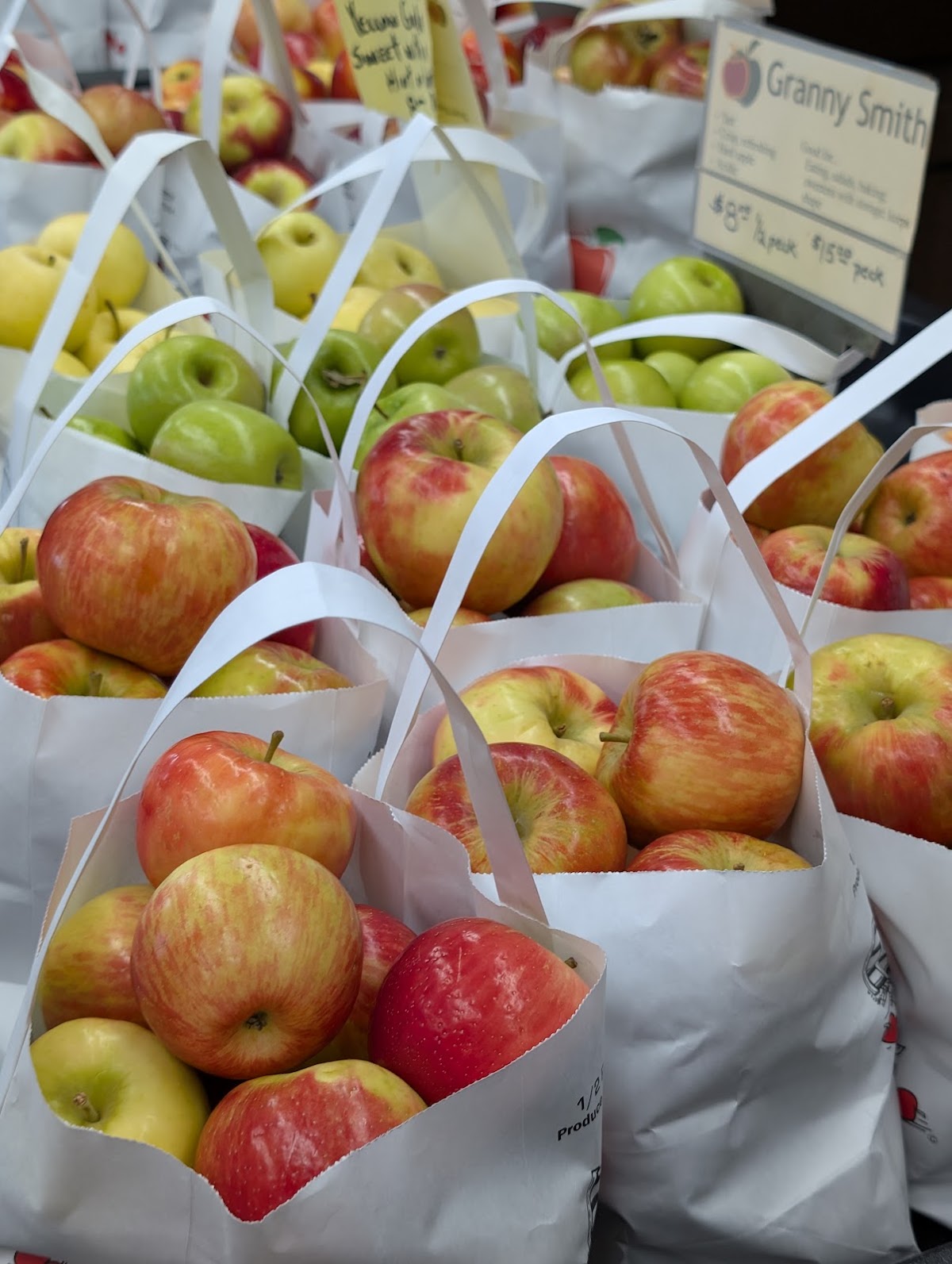 Auntie Evies Apple Orchard apple orchard in New Berlin, Wisconsin