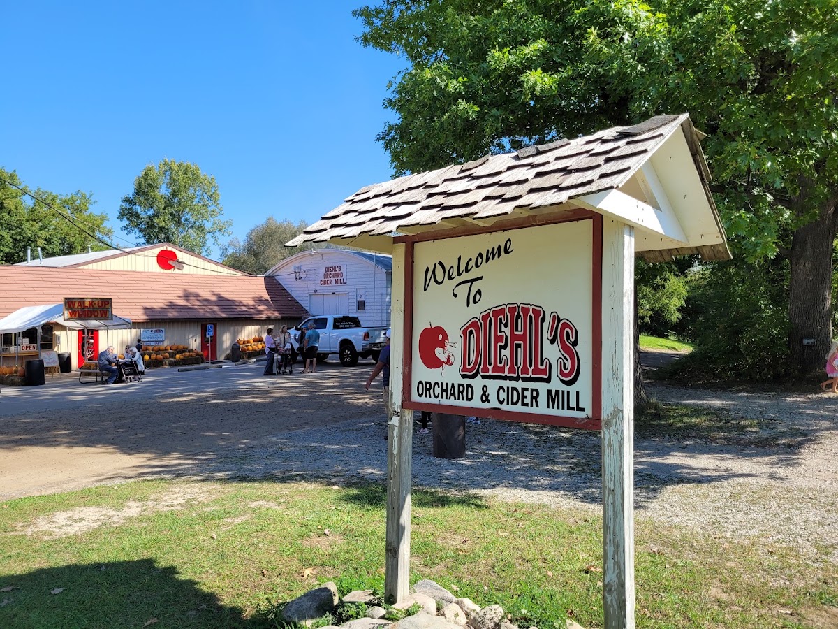 Diehl's Orchard & Cider Mill apple orchard in Holly, Michigan