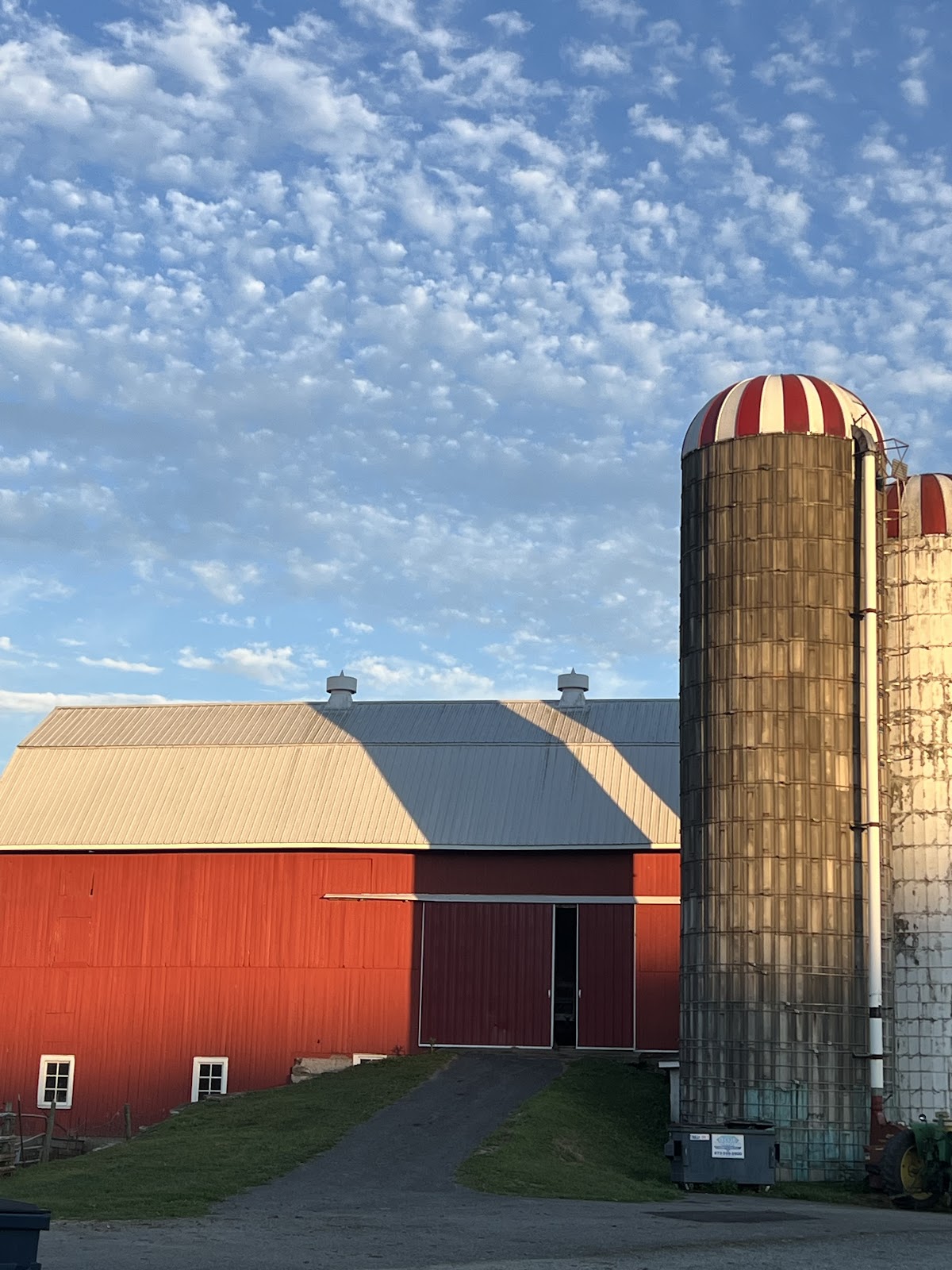 Hillcrest Orchard & Dairy apple orchard in Frankford Township, New Jersey