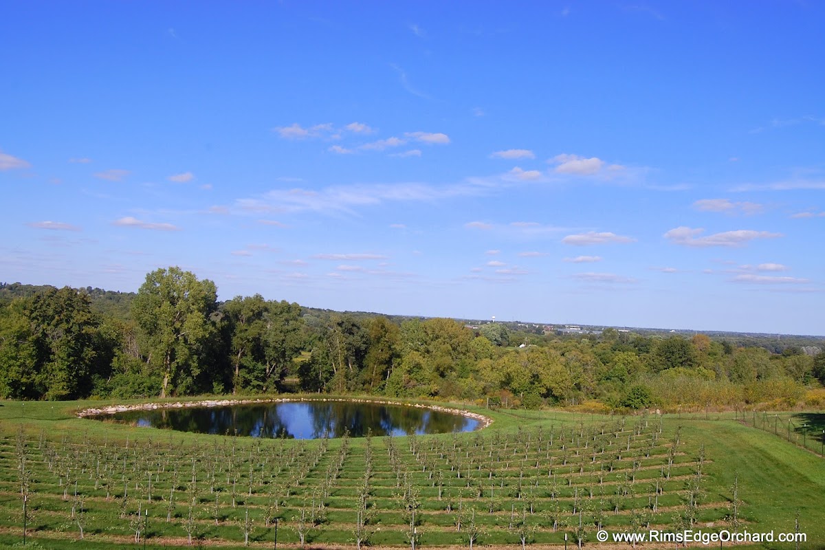 Rim's Edge Orchard apple orchard in Germantown, Wisconsin