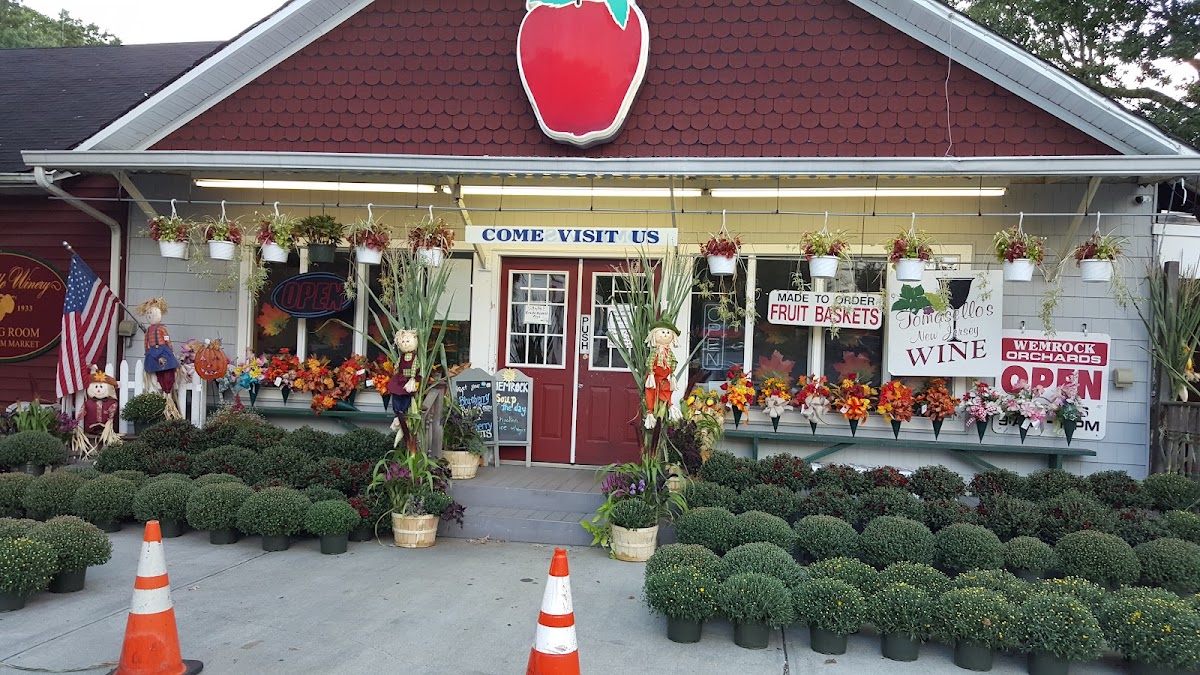 Wemrock Orchards apple orchard in Freehold Township, New Jersey