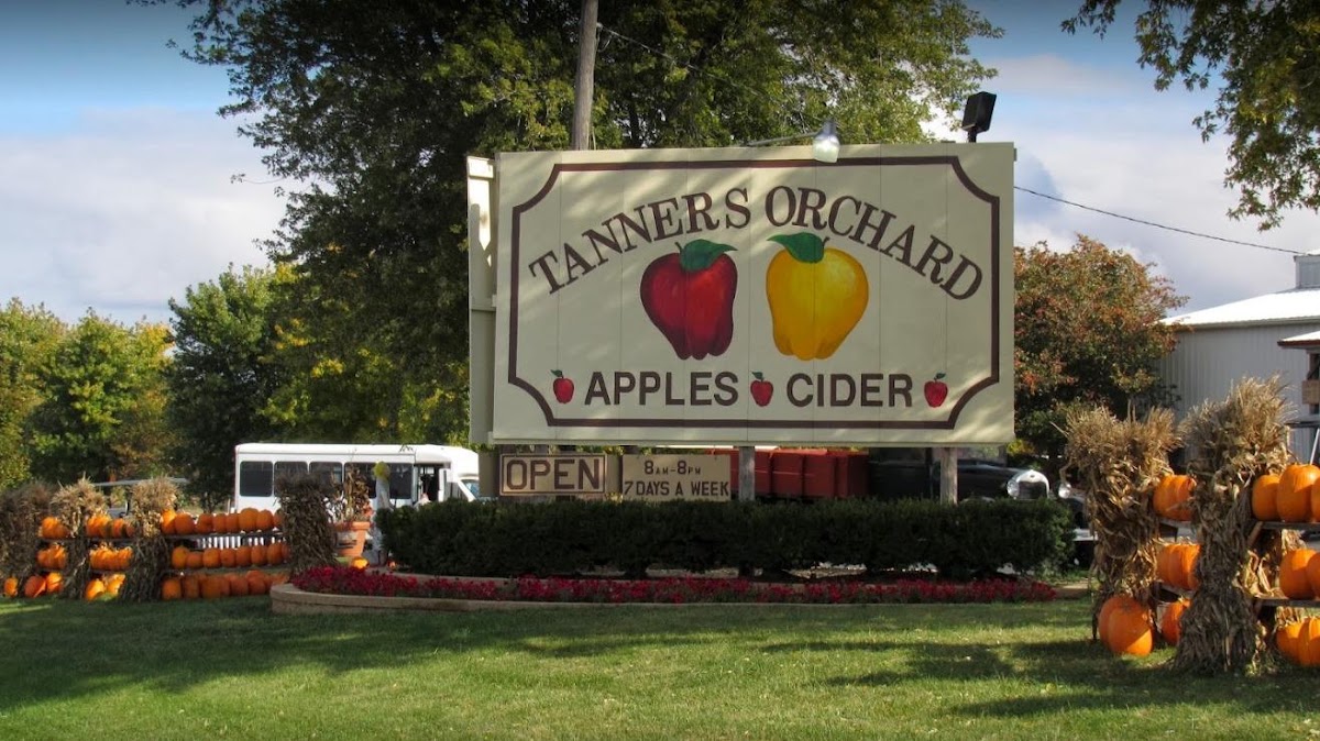 Tanner's Orchard apple orchard in Speer, Illinois