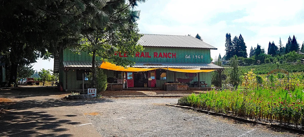 O'Hallorans Apple Trail - Apple Hill #18 apple orchard in Camino, California