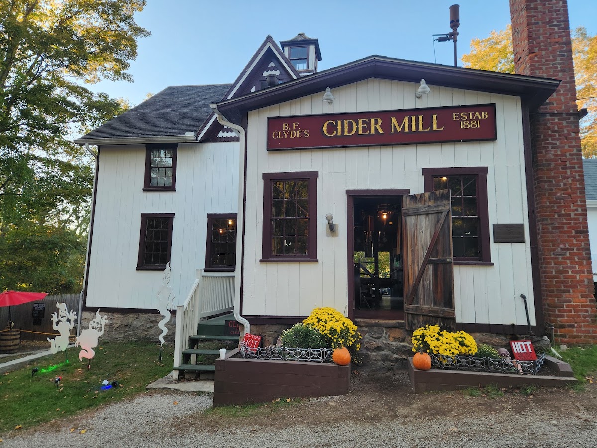 Clyde's Cider Mill apple orchard in Mystic, Connecticut