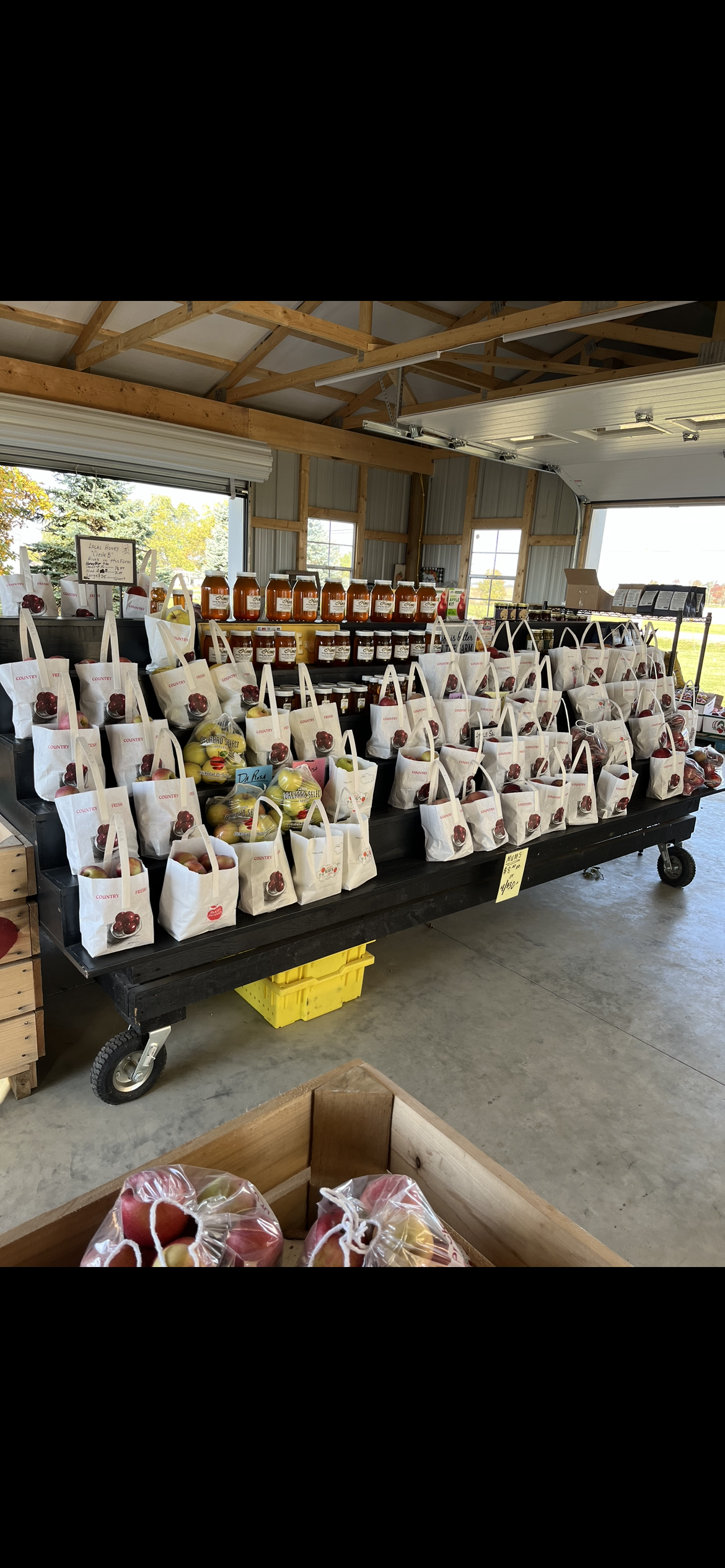 Paiges' Produce apple orchard in Stoutsville, Ohio