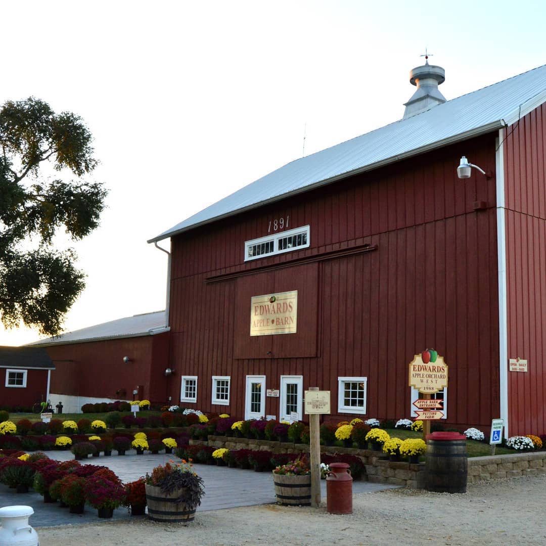 Edwards Apple Orchard West apple orchard in Winnebago, Illinois