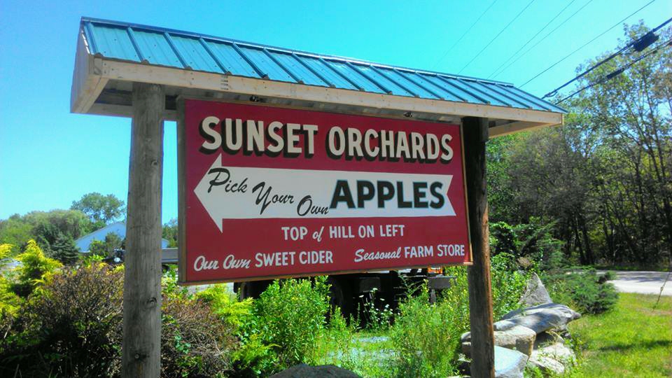 Sunset Orchard Farm apple orchard in North Scituate, Rhode Island