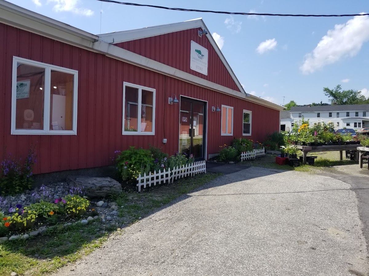 Lakeside Orchards and Farm Market apple orchard in Manchester, Maine