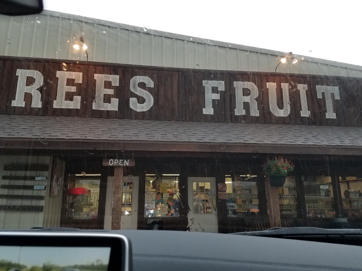 Rees Fruit Farm apple orchard in Topeka, Kansas