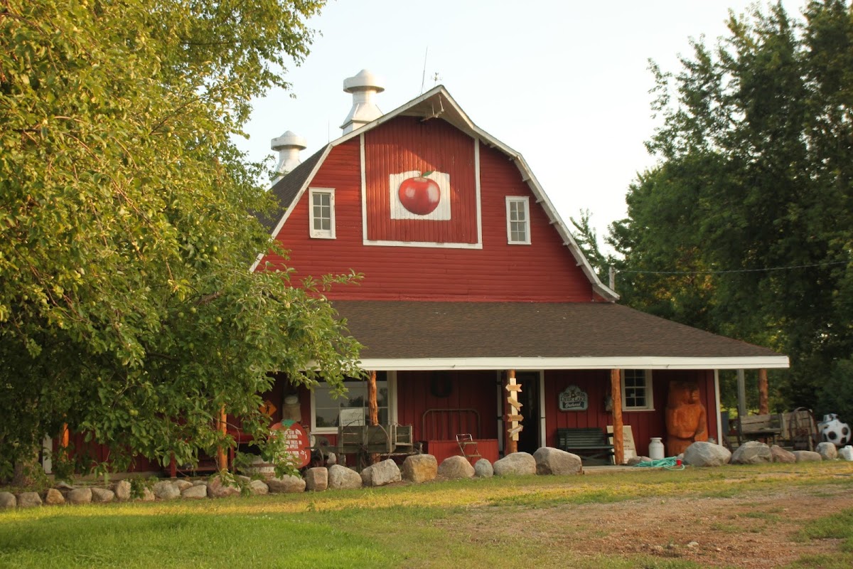 Deer Lake Orchard apple orchard in Buffalo, Minnesota