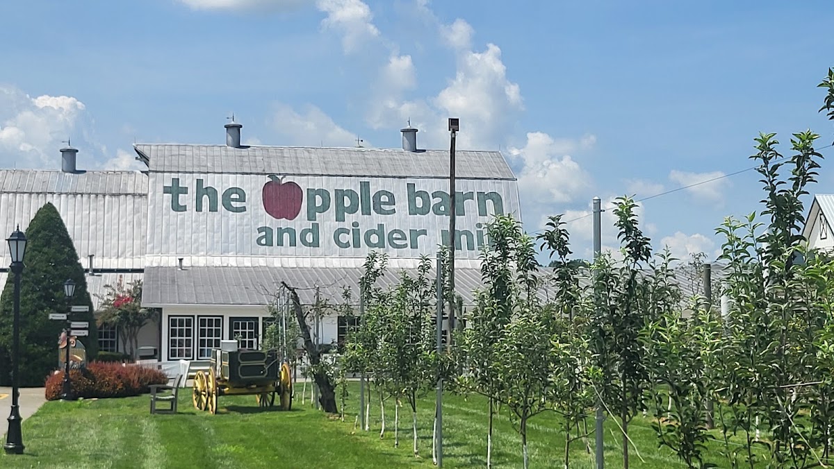 Apple Barn Cider Mill & General Store apple orchard in Sevierville, Tennessee