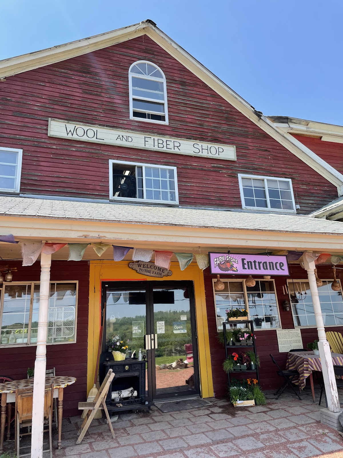 Nezinscot Farm Store CSA apple orchard in Turner, Maine