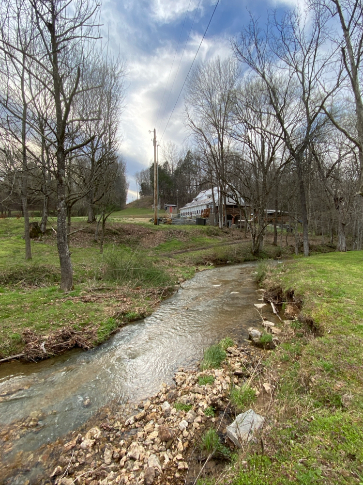 Neal Creek Retreat apple orchard in Belvidere, Tennessee