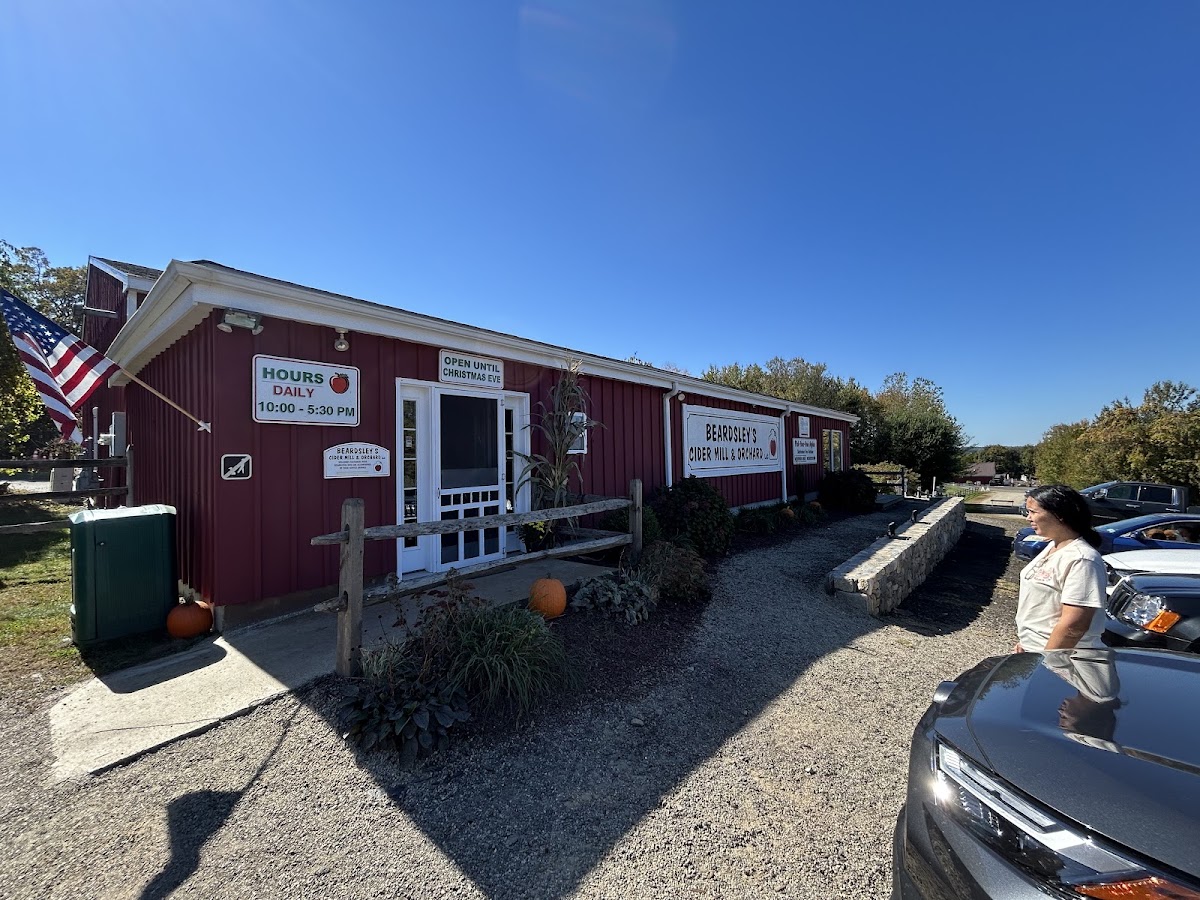 Beardsley's Cider Mill & Orchard, LLC apple orchard in Shelton, Connecticut