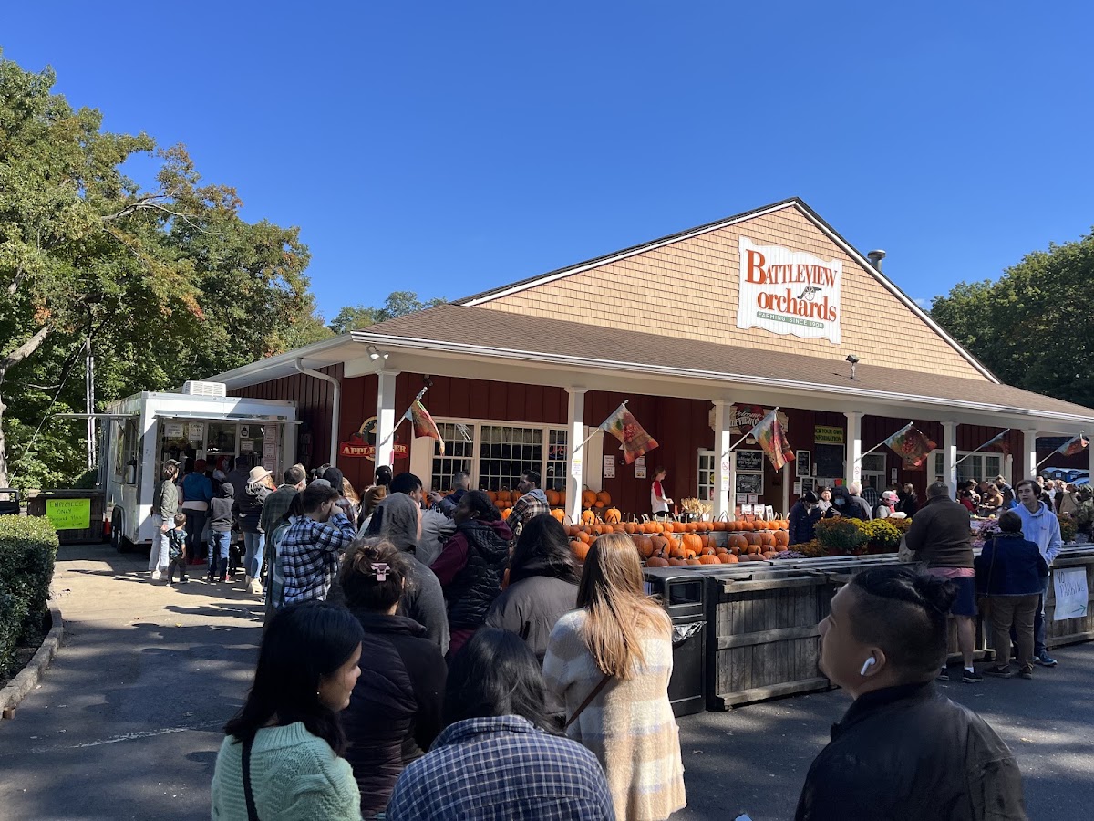 Battleview Orchards apple orchard in Freehold, New Jersey