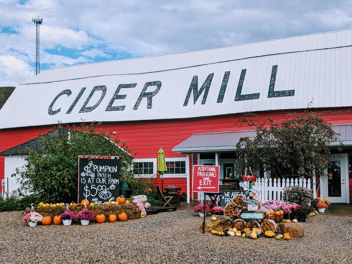 Phillips Orchards & Cider Mill apple orchard in Saint Johns, Michigan