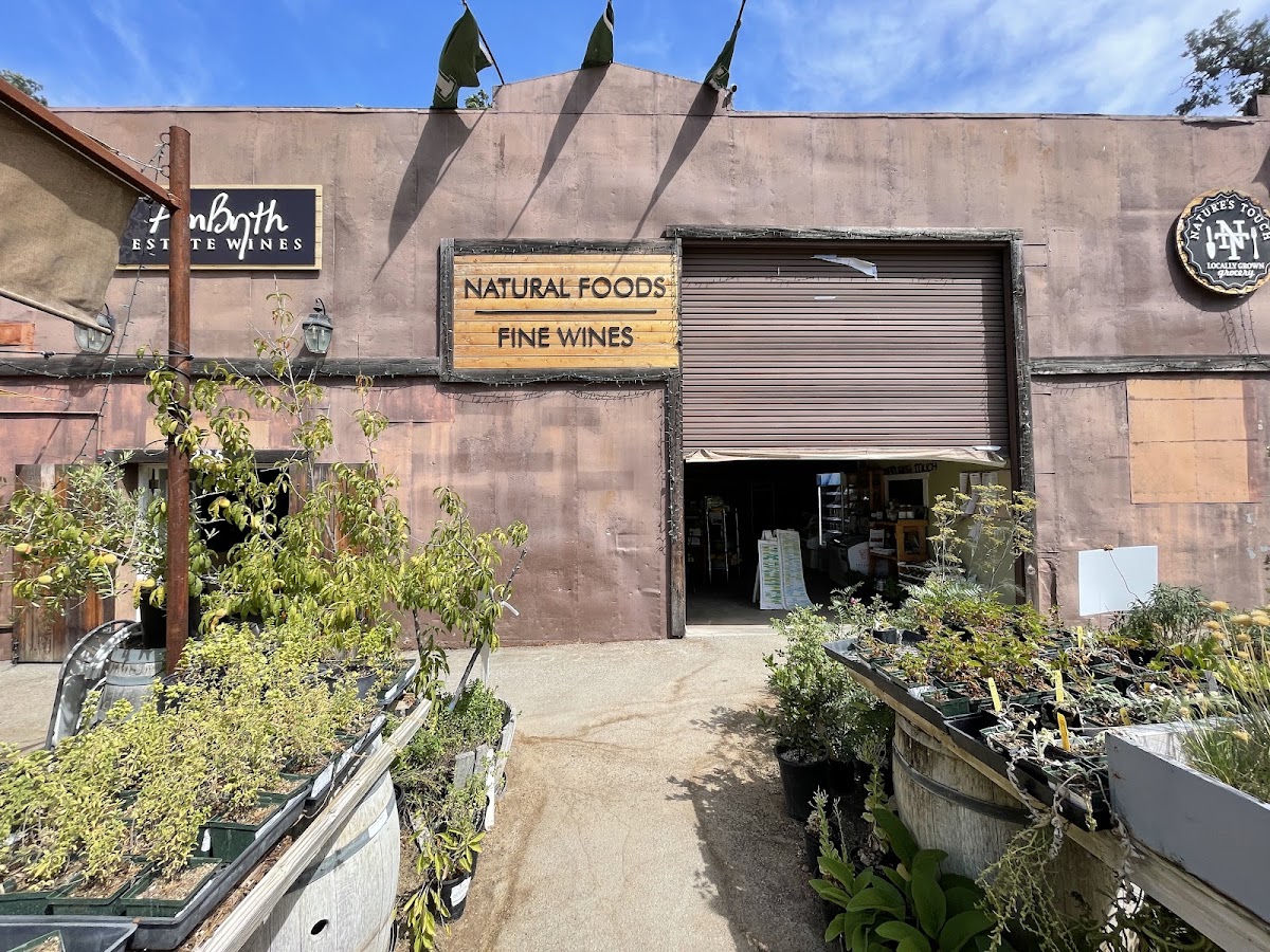 Nature's Touch Nursery & Harvest apple orchard in Templeton, California