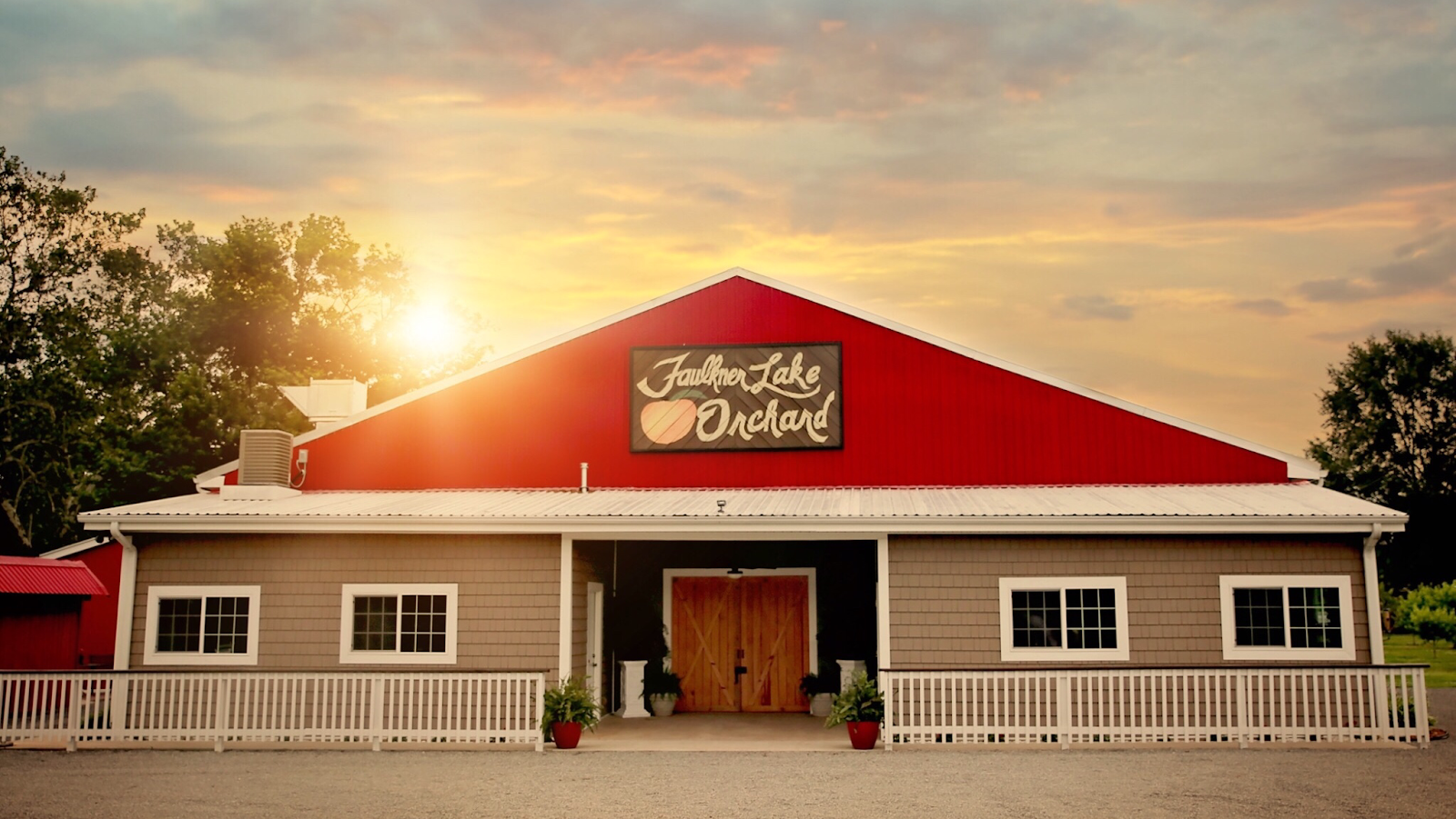 Faulkner Lake Orchard apple orchard in North Little Rock, Arkansas