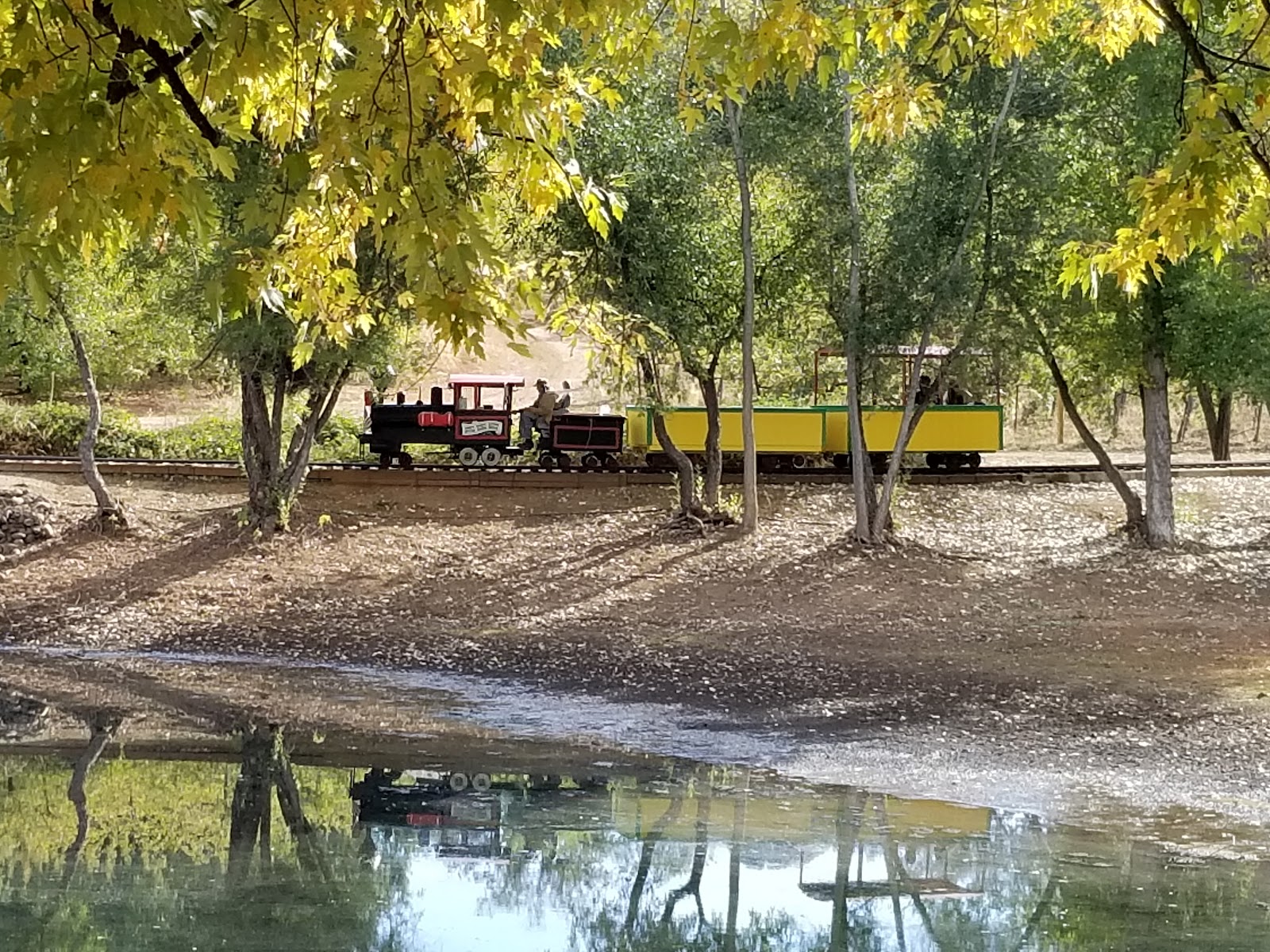 El Dorado Orchards apple orchard in Camino, California