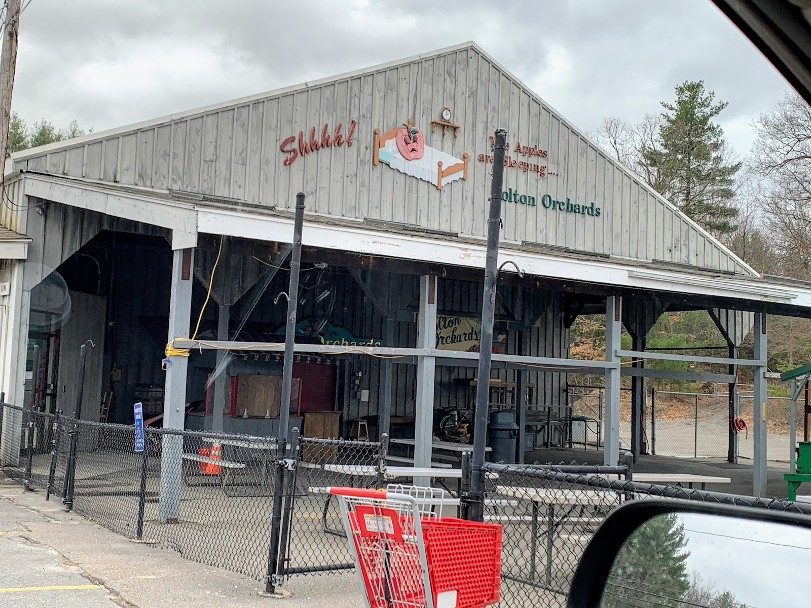 Bolton Orchards apple orchard in Bolton, Massachusetts