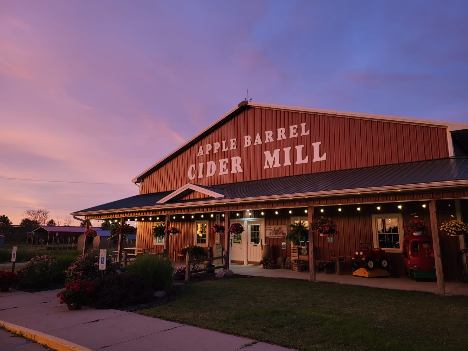 Apple Barrel Cider Mill apple orchard in Ithaca, Michigan