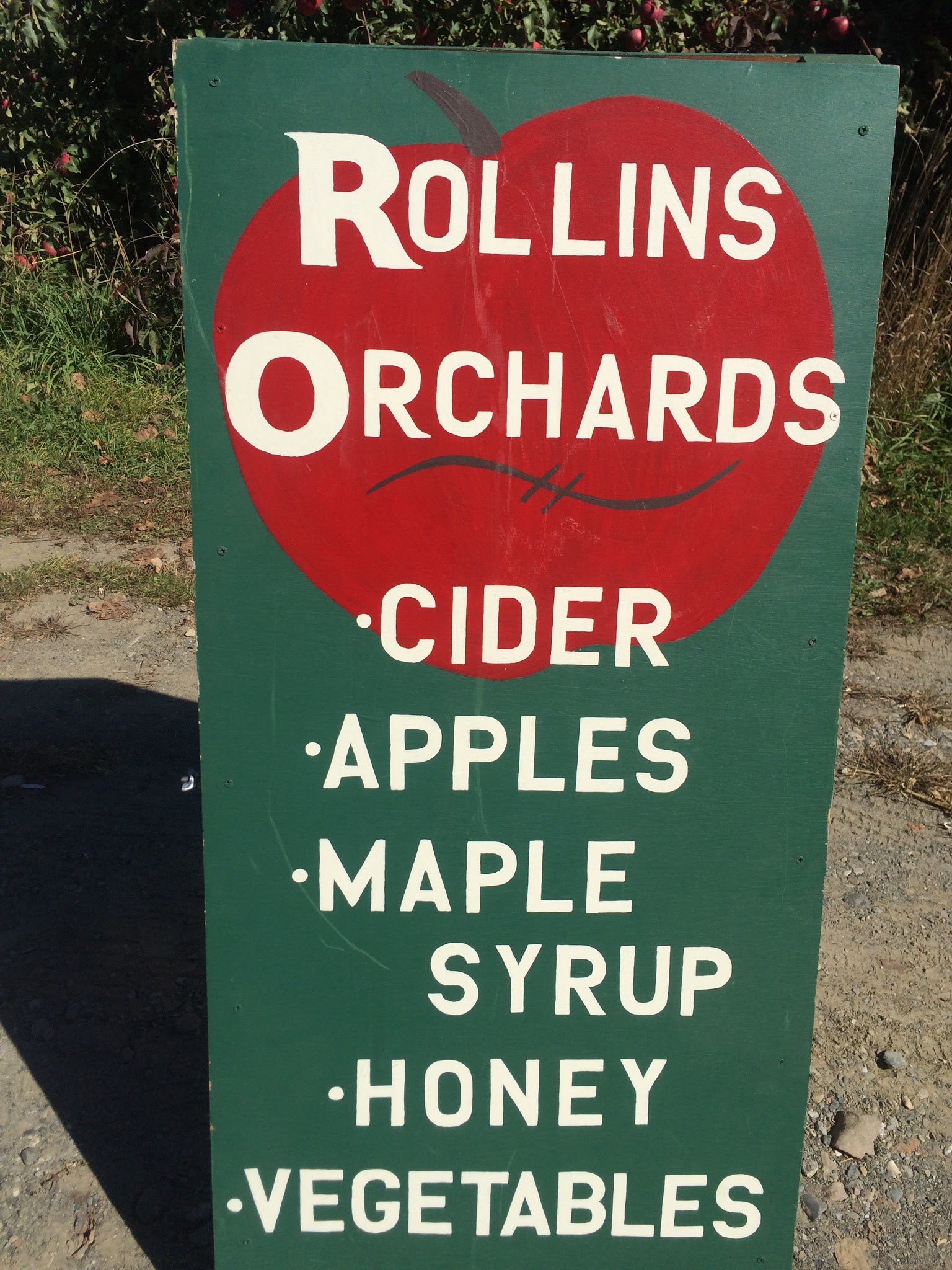 Rollins Orchards apple orchard in Garland, Maine