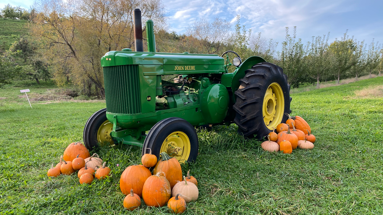 Autumn Hills Orchard apple orchard in Groton, Massachusetts